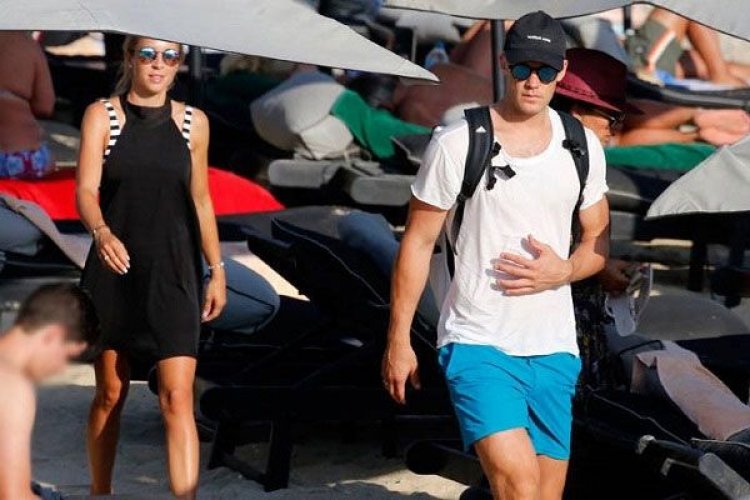 Στη Μύκονο απολαμβάνει τις διακοπές του, ο αρχηγός της εθνικής Γερμανίας Manuel Neuer με την σύζυγό του (pics)