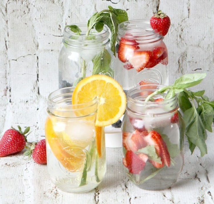 10 Προτάσεις με homemade detox water!!