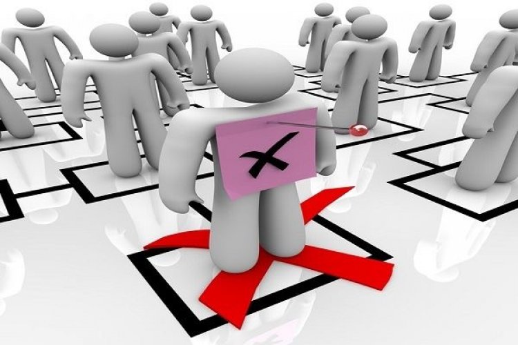 YΠΕΣ: Οι δύο προϋποθέσεις που θέτουν σε αργία τους αιρετούς (Εγκύκλιος)