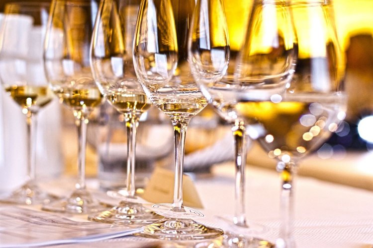 Στενότερη συνεργασία επιχειρήσεων κρασιού και γαστρονομίας για την ανάδειξη νέων τουριστικών προϊόντων