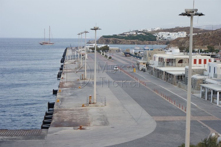 Δημοπρατείται η αντικατάσταση των προσκρουστήρων στο λιμάνι της Μυκόνου