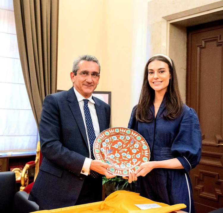 Συνάντηση  Περιφερειάρχη Γιώργου Χατζημάρκου και Δημάρχου Ρόδου Αντώνη Καμπουράκη με την Αριάνα Ροκφέλερ