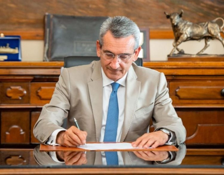 Υπεγράφη η εργολαβική σύμβαση ύψους 0,6 εκατ. ευρώ, για την βελτίωση του οδικού δικτύου Τήνου, από την Περιφέρεια Ν. Αιγαίου