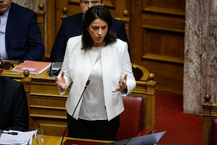 Παροπλίζοντας το άρθρο 16 του Συντάγματος