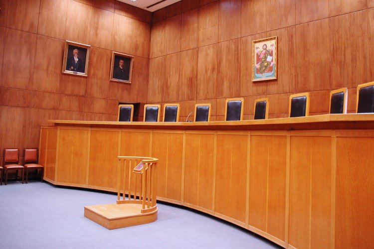 Κορονοϊός: Αναστέλλεται προσωρινά η λειτουργία της Εισαγγελίας Σύρου - Πρώτο κρούσμα στα Ελληνικά Δικαστήρια