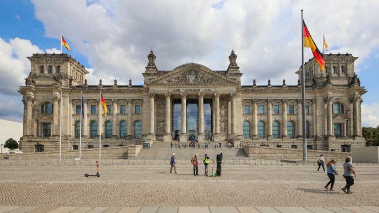 Coronavirus Pandemic: Der Spiegel - Μικροπρεπής και δειλή η άρνηση του Βερολίνου για ευρωομόλογα