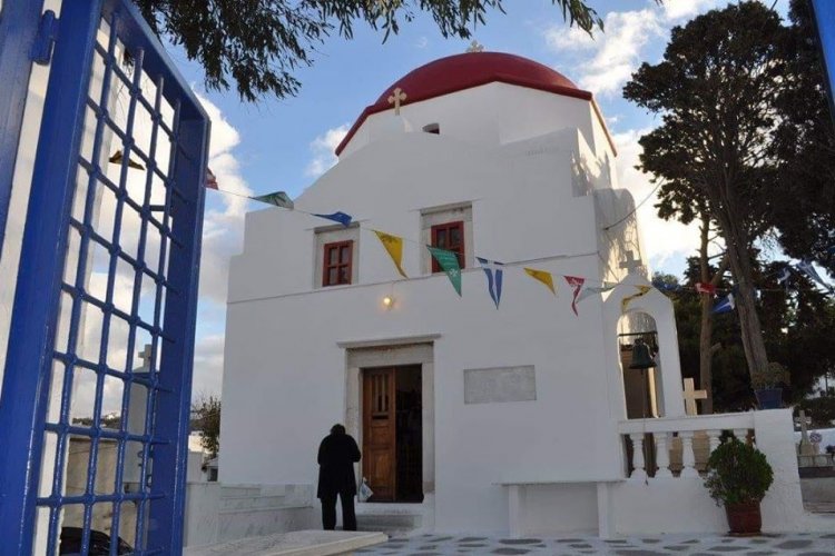 Coronavirus Mykonos: Κλειστό θα παραμείνει το Κοιμητήριο του Αγίου Λουκά για την προστασία της δημόσιας υγείας