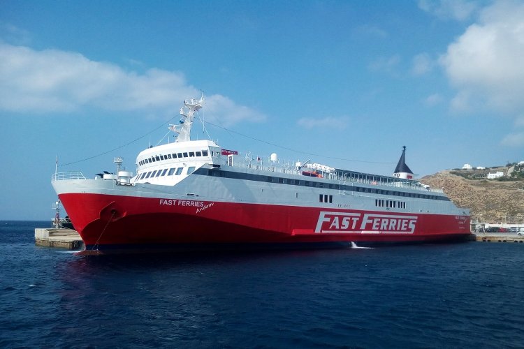 Ferry routes: Ανεκτέλεστο το δρομολόγιο του Ε/Γ – Ο/Γ Fast Ferries ¨Andros"