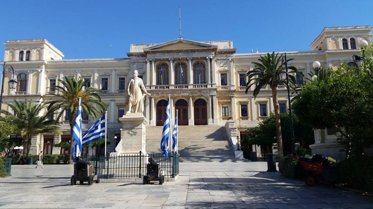Municipality of Syros-Ermoupolis: "Αργία τέχνας κατεργάζεται"