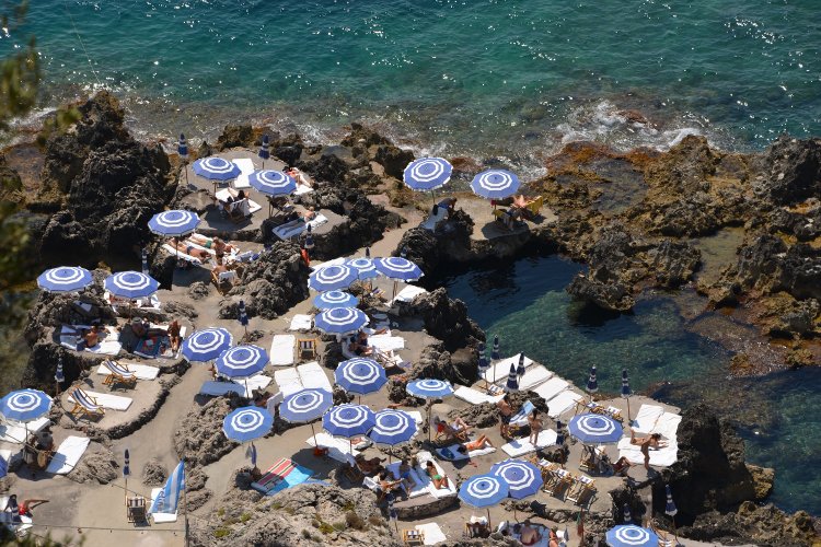 Coronavirus Safe Tourism: Πώς θα κάνουμε διακοπές με ασφάλεια!! Ο κίνδυνος είναι ανάμεσα μας!!