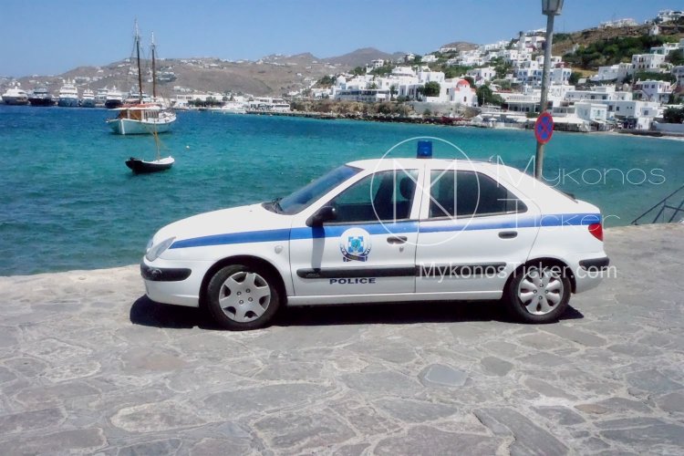 Mykonos: Συλλήψεις στη Μύκονο, ημεδαπού για κατάληψη αιγιαλού και μη νόμιμου αλλοδαπού