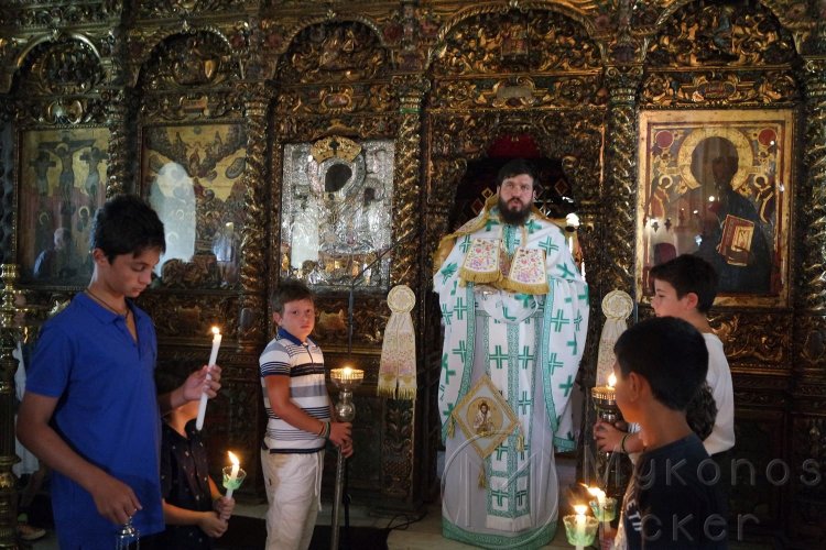 Church of Mykonos: Θεία Λειτουργία επί τη εορτή της Αγίας Παρασκευής στην Ι.Μ. Παναγίας Τουρλιανής