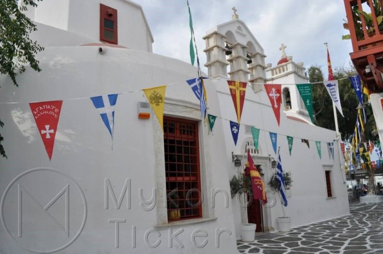 Church of Mykonos : Πρόγραμμα Ιερών παρακλήσεων του Δεκαπενταύγουστου 2020 στην Ι.Μ. Ναό της Μεγάλης Παναγιάς