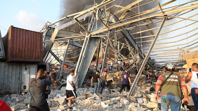 Explosion in Beirut – Βηρυτός: Τουλάχιστον 100 νεκροί και 4.000 τραυματίες μετά από «έκρηξη νιτρικού αμμωνίου»