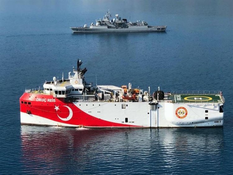 Turkey’s aggression in the Aegean:Εντός της ελληνικής υφαλοκρηπίδας το Oruc Reis
