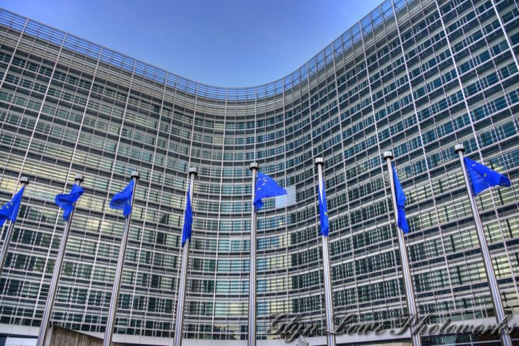 European Commission: Η ΕΕ βρίσκεται στο πλευρό της Ελλάδας και της Κύπρου