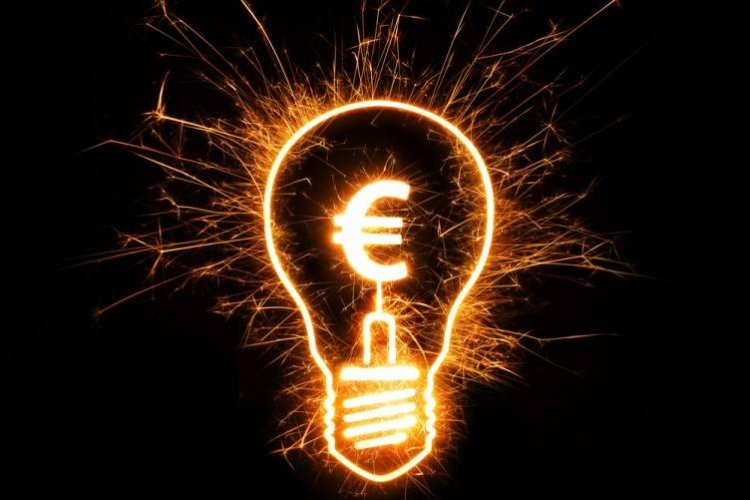 Electricity billing: Επιδότηση 10 ευρώ ανά μεγαβατώρα στους λογαριασμούς ρεύματος στα νοικοκυριά τον Αύγουστο 