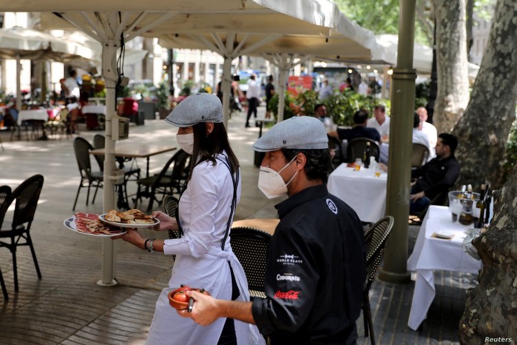 Coronavirus Disease: «Κραυγή» Μανώλη Δερμιτζάκη!! Ανοίξτε τα όλα!! Βγάλτε τον κόσμο έξω!!