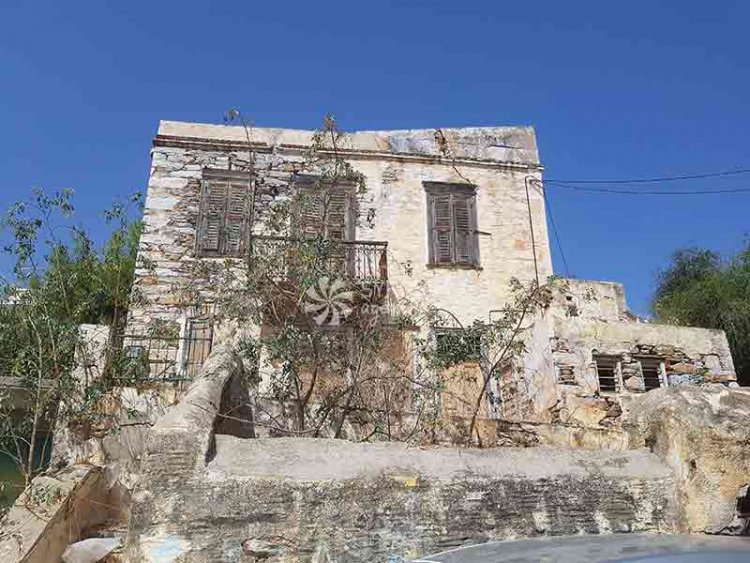 Municipality of Syros: Καθορίζεται το πλάνο καταγραφής των επικινδύνως ετοιμόρροπων κτιρίων Ερμούπολης