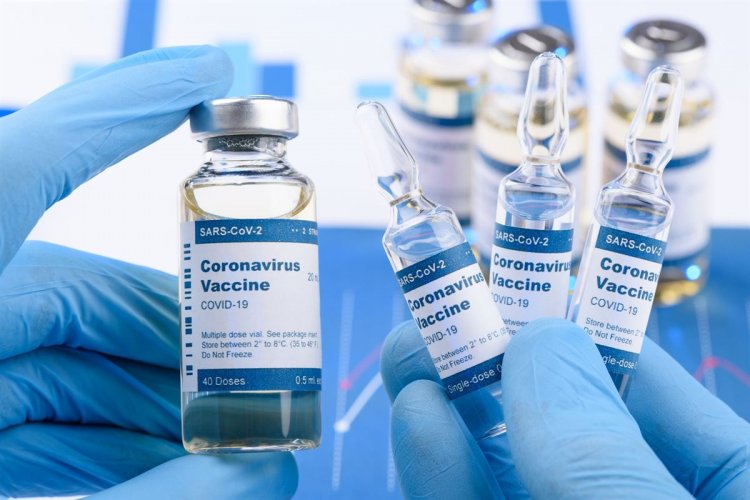 Covid-19 Vaccination - Αθηνά Λινού: Μπορούμε να κάνουμε δυο δόσεις με διαφορετικά εμβόλια; Τι απαντά