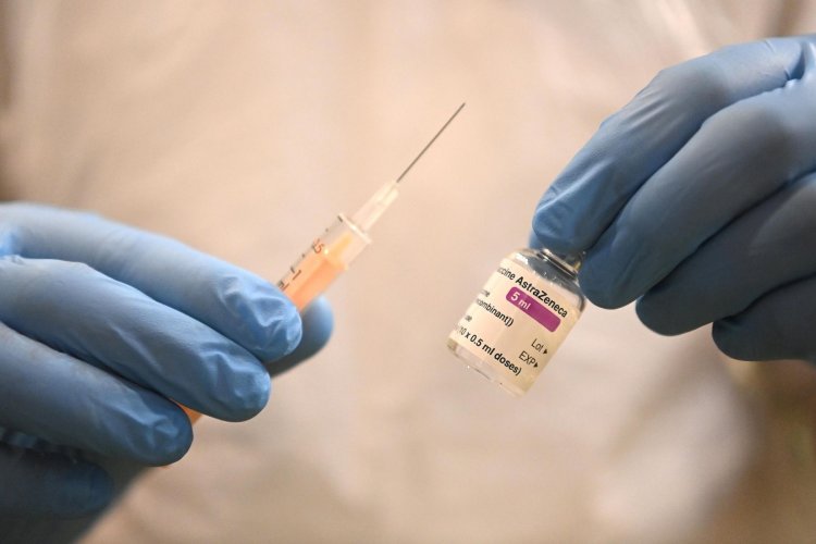 Coronavirus vaccination - ΕΟΦ: Ενημέρωση για τα Περιστατικά Θρόμβωσης με Θρομβοπενία μετά τη λήψη του εμβολίου VAXZEVRIA της AstraZeneca