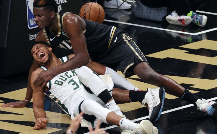 Giannis Antetokounmpo: Σοκ και Αγωνία για τον τραυματισμό του Γιάννη Αντετοκούνμπο!! Το χειρότερο σενάριο - Θα υποβληθεί σε νέες εξετάσεις [Video]