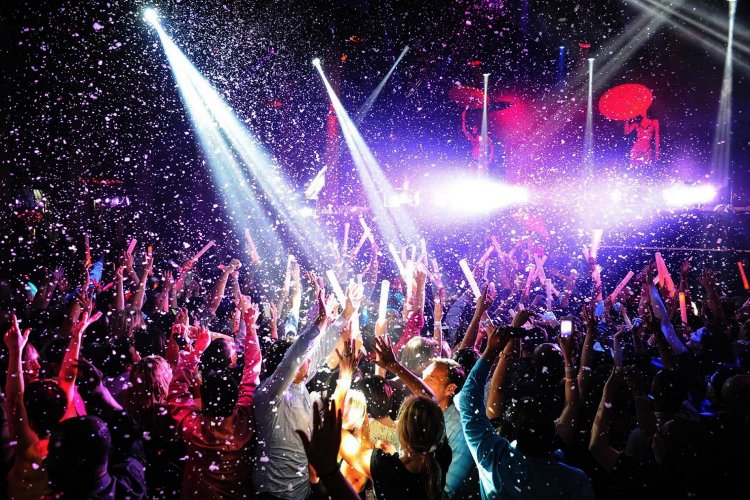 Mykonos Σ.Ε.Ε.ΧΩ.Μ: Το ποτήρι έχει ξεχειλίσει! Η Πολιτεία να νομοθετήσει αυστηρά για να τελειώσουμε μια και καλή με τα παράνομα πάρτυ! Ας δουν οι αρμόδιοι το παράδειγμα της Ibiza