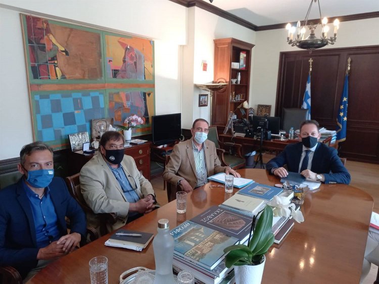 Mayor of Syros: Σημαντικά ζητήματα της Σύρου που χρήζουν άμεσης επίλυσης έθεσε στον Στέλιο Πέτσα ο Νίκος Λειβαδάρας