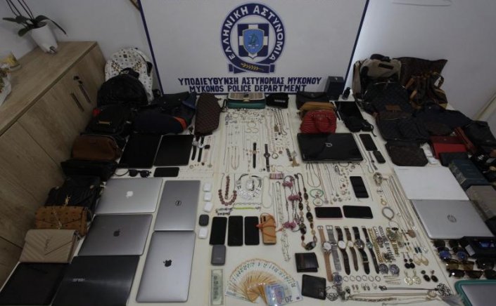 Mykonos arrest: Οι διάλογοι, οι κωδικές ονομασίες, αλλά και ο τρόπος δράσης της συμμορίας των 7, που εισέβαλε σε 40 σπίτια της Μυκόνου