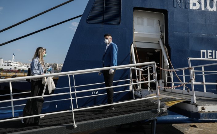 Domestic Travel Restrictions: Μόνο με Green Pass και Μοριακό ή Rapid test στα νησιά από Δευτέρα - Μια ώρα νωρίτερα στα λιμάνια οι επιβάτες - Τα νέα έγγραφα και οι οδηγίες