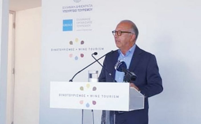 Aegean Islands Wine Travel: Στη Σαντορίνη για το διήμερο συνέδριο οινοτουρισμού ο Αντιπεριφερειάρχης Κυκλάδων Γιώργος Λεονταρίτης