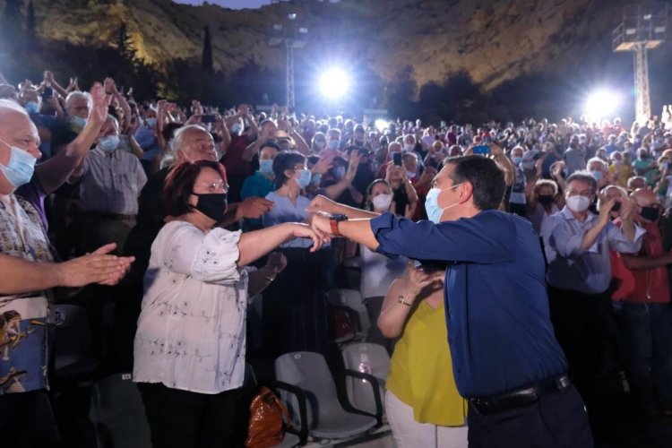 SYRIZA leader A. Tsipras: Καλώ τους πολίτες να εμβολιαστούν, να φοράνε μάσκες και να απορρίψουν τον διχασμό [Video]