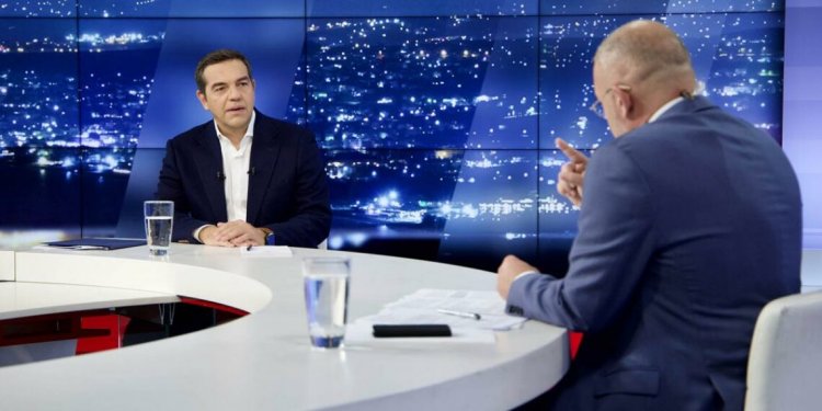 SYRIZA Leader Tsipras: Η κλεψύδρα γυρίζει – δεν αποκλείω πρόωρες εκλογές