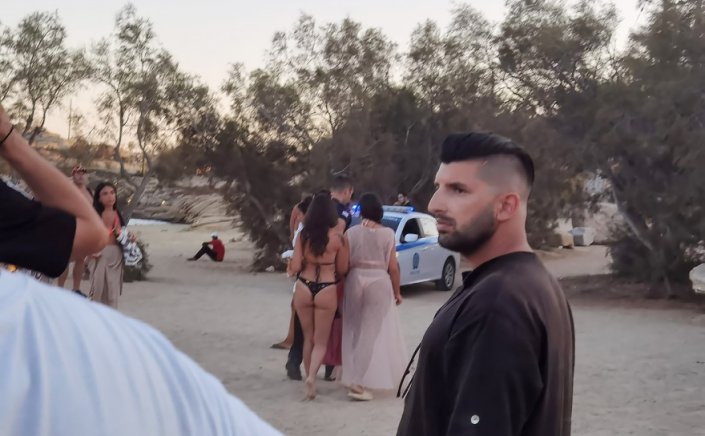 Mykonos arrests: Συνελήφθη συμμορία με.. αποκαλυπτικά μαγιό!! Tο λάθος που οδήγησε στη σύλληψη!!