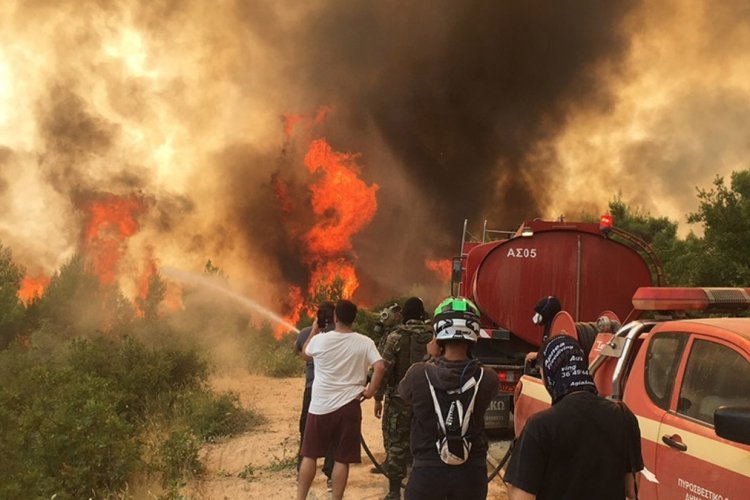 Fire in Athens: Χάνεται η μάχη με τις φλόγες!! Καίγονται σπίτια και στις Αφίδνες!!