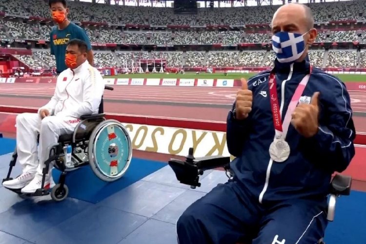 Tokyo 2020 Paralympics: Συγκίνηση για τον Θανάση Κωνσταντινίδη, η απονομή του ασημένιου μεταλλίου!!