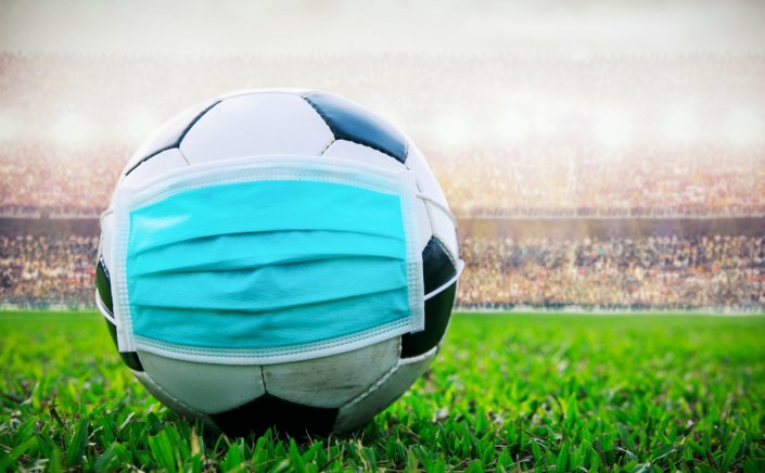 Uefa: Άρει τα υποχρεωτικά τεστ σε εμβολιασμένους παίκτες ή σε πρόσφατα αναρρώσαντες