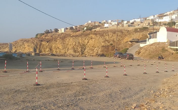 Mykonos: Αμεση ανάκληση της παραχώρησης και επαναφορά της ελεύθερης πρόσβασης στο ακίνητο του αιγιαλού στο Καλό Λιβάδι, ζητά από την ΕΤΑΔ ομόφωνα το Δημοτικό Συμβούλιο