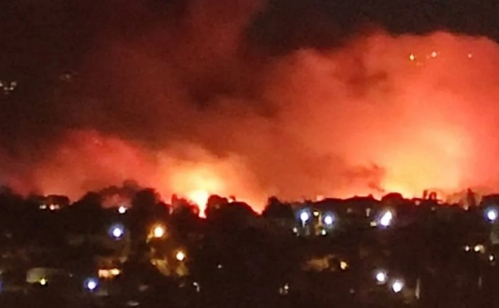 Fire in Nea Makri:  Φωτιά στη Νέα Μάκρη - Εντολή στους κατοίκους να εκκενώσουν τα σπίτια τους σε Λιβίσι και Αγιο Ευφραίμ