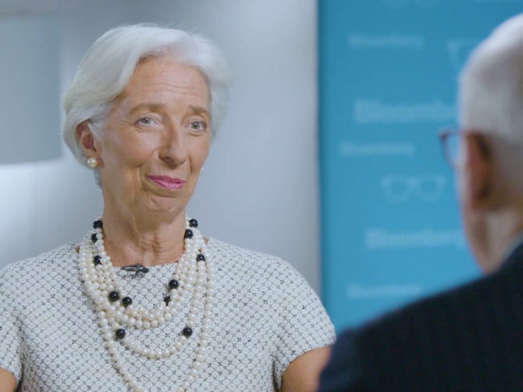 ECB President Christine Lagarde: Ο ρόλος της συγχρονισμένης κολύμβησης και κρίσιμες οι αποφάσεις στην κουζίνα της Λαγκάρντ