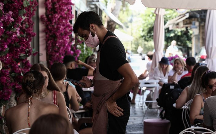 Covid Curbs: Τα νέα μέτρα έφεραν ανατροπές στους εξωτερικούς χώρους της Εστίασης!!