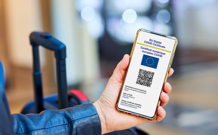 Covid vaccine passports: Στους 9 μήνες η λήξη του πιστοποιητικού εμβολιασμού