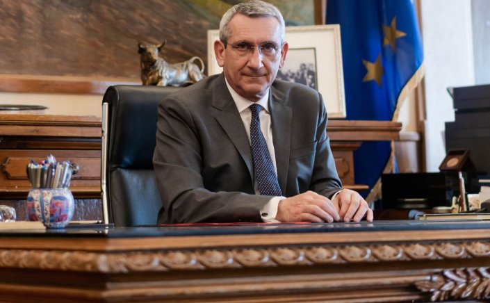 Joyeuses Fêtes! Ευχετήριο μήνυμα του Περιφερειάρχη Νοτίου Αιγαίου Γιώργου Χατζημάρκου