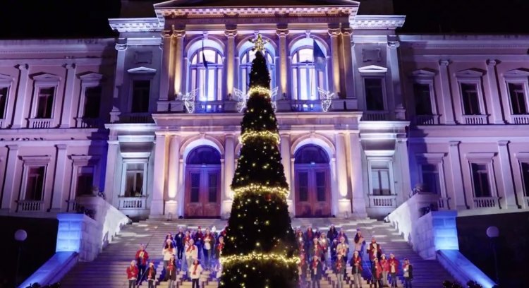 Christmas in Syros 2021: Φωταγώγηση του Χριστουγεννιάτικου Δέντρου στην Σύρο -  Μήνυμα του Δημάρχου Νικόλαου Λειβαδάρα  [video]