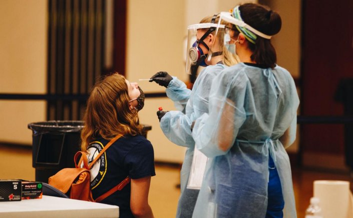 Return to school - Πλεύρης: Η μετάλλαξη Όμικρον δεν μας τρομάζει σε ό,τι αφορά στα σχολεία!!