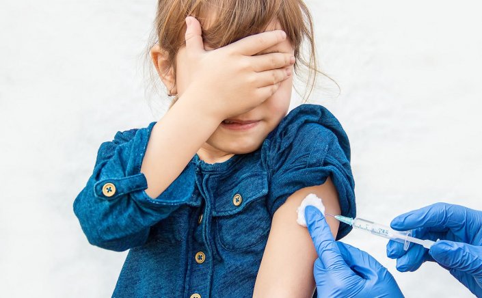 Covid Vaccination: Τι ισχύει για τον Εμβολιασμό Ανηλίκου, όταν ένας από τους δύο γονείς δεν θέλει να εμβολιάσει το παιδί του!!