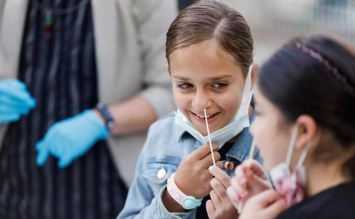 Self-Testing: Παράταση έως τη Δευτέρα στη διανομή των self tests των μαθητών από τα φαρμακεία