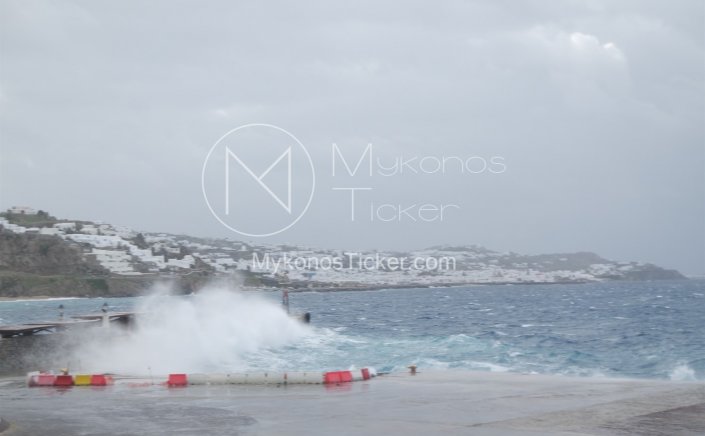 Ferry Services – Sailing ban: Ακυρώσεις και τροποποιήσεις δρομολογίων της Blue Star Ferries λόγω δυσμενών καιρικών συνθηκών