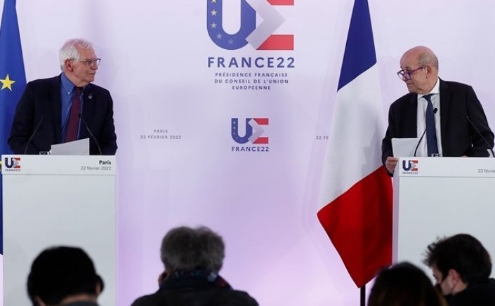 EU /  Sanctions on Russia:  Τα κράτη μέλη της ΕΕ αποφάσισαν με ομοφωνία να επιβάλουν μια πρώτη δέσμη κυρώσεων σε βάρος της Ρωσίας