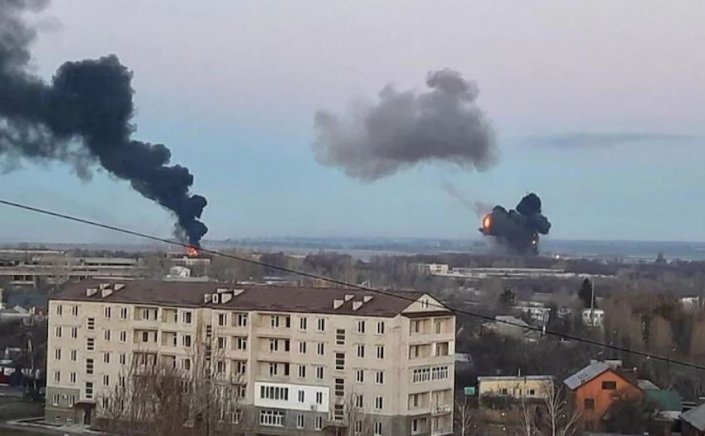 Russia attacks Ukraine: Εισβολή της Ρωσίας στην Ουκρανία 